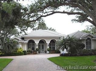 705 Riomar Dr, Vero Beach, FL 32963