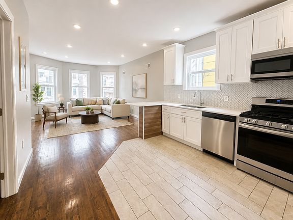 4th image of 90 Hoyt St Floor 1