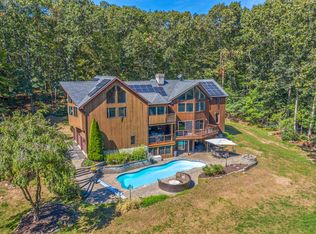 15 Old Farm Rd, Woodbridge, CT 06525