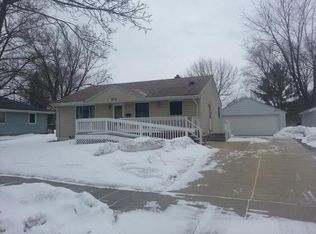 909 2nd Ave, Grafton, WI 53024