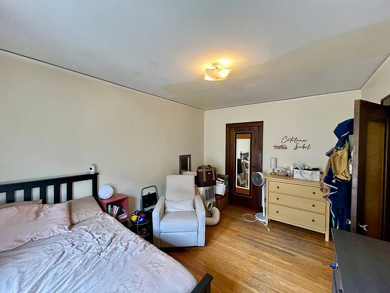 4468 N Oakland Ave — Photo 19