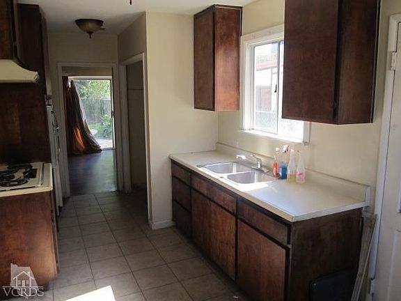 5th image of 15734 Saticoy St
