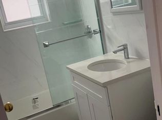 68-03 53rd Dr FLOOR 2, Maspeth, NY 11378