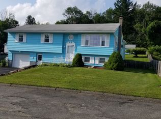 8 Hawk St, Pittsfield, MA 01201