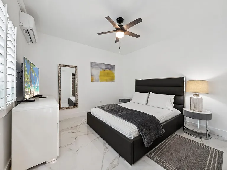 810 SE 22nd Ave #103 — Photo 4