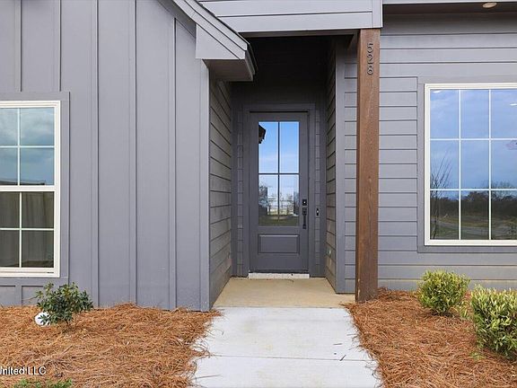 3rd image of 528 Baleigh Way