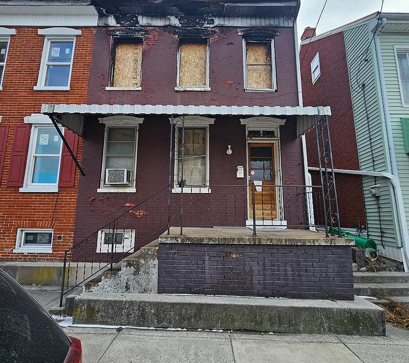 1st image of 922 E Market St