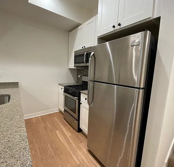 3138 N Seminary — Photo 18