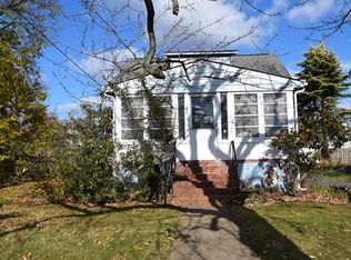 97 Pacific St, Edison, NJ 08817