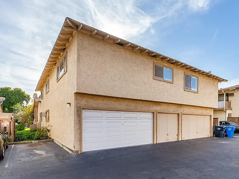 513 Hope Ter #B — Photo 3