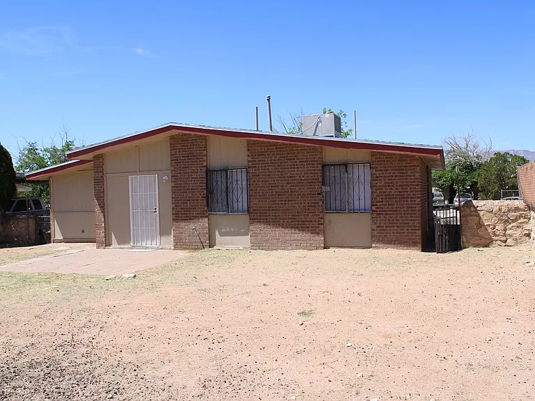 10736 Obsidian St — Photo 21
