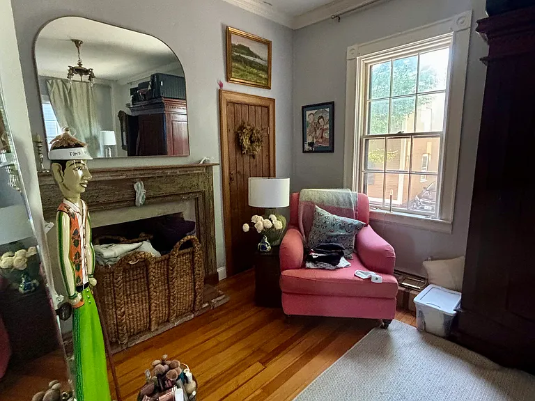 16 Sheldon St #1 — Photo 5