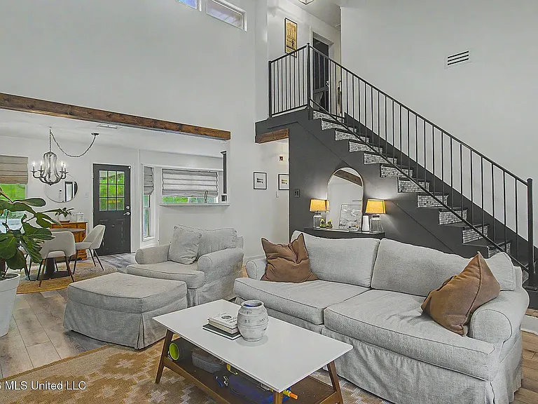5401 Sioux Dr — Photo 2