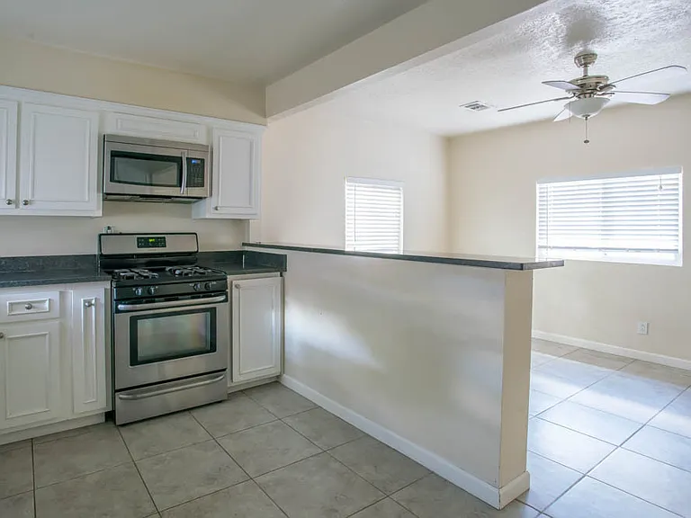 1846 Henry Cir SW — Photo 5