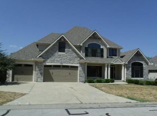 1512 SW Hedgewood Ln, Lees Summit, MO 64081