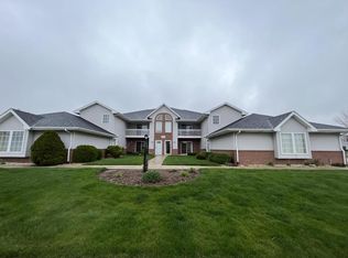 1252 Village Centre Dr UNIT 2, Kenosha, WI 53144