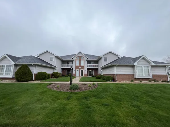 1252 Village Centre DRIVE #2, Kenosha, WI 53144
