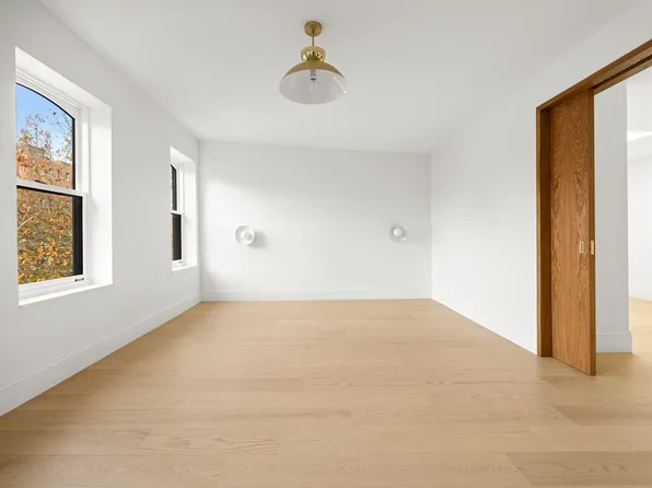 91 Saint James Place image 11 of 16