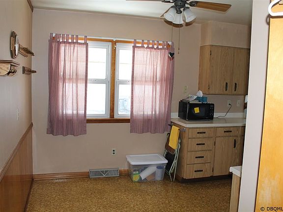 3rd image of 321 N Earl St