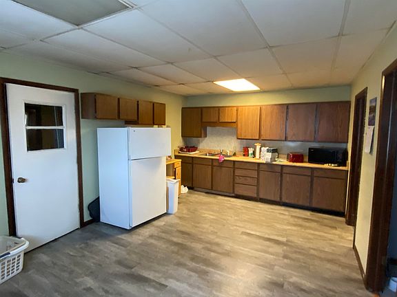 5th image of 120 Meyer Ave