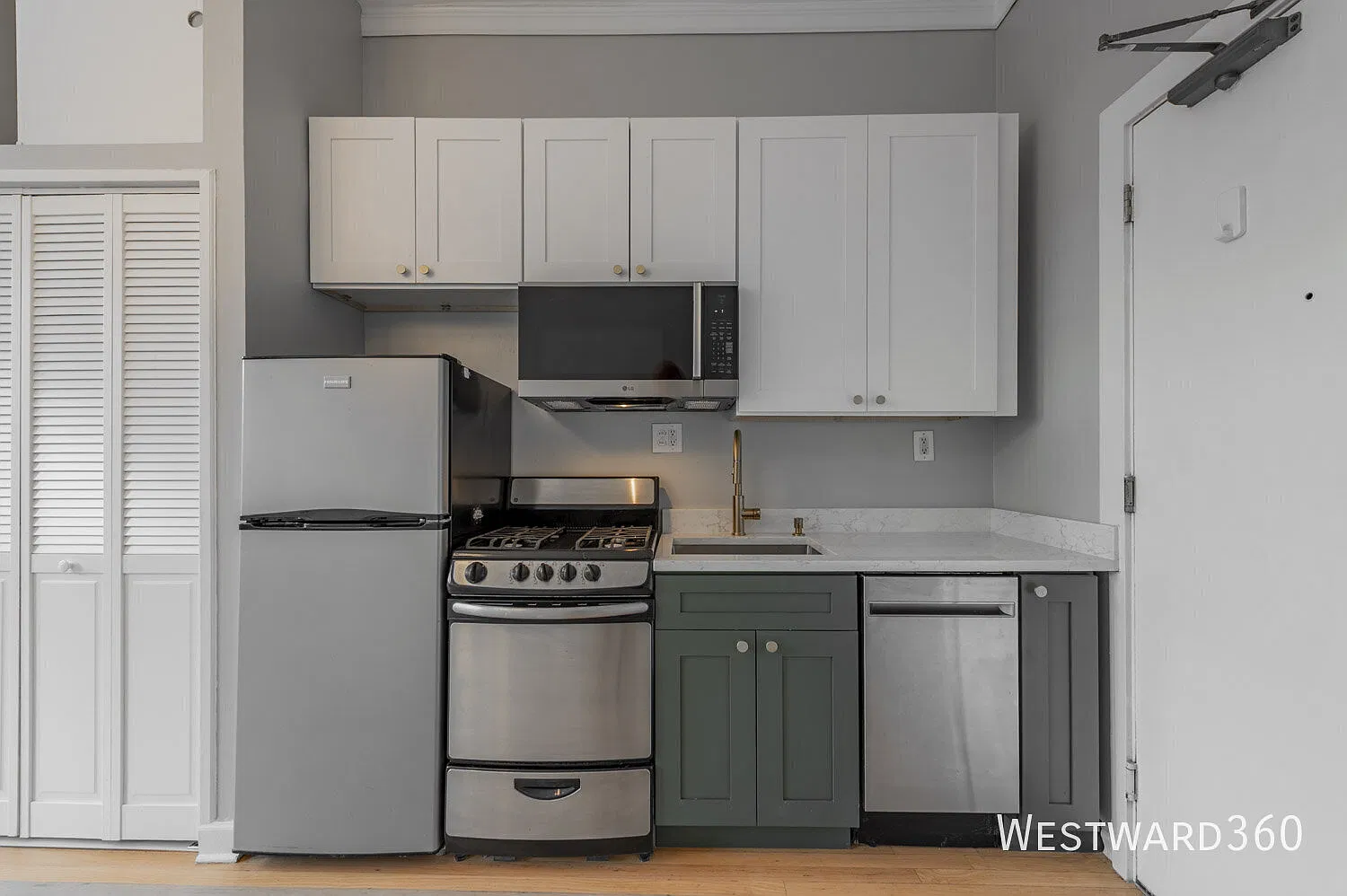 Studio, $1,600 — Photo 1