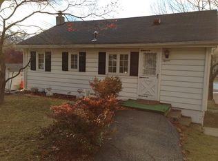 15 Winona Trl, Lake Hopatcong, NJ 07849