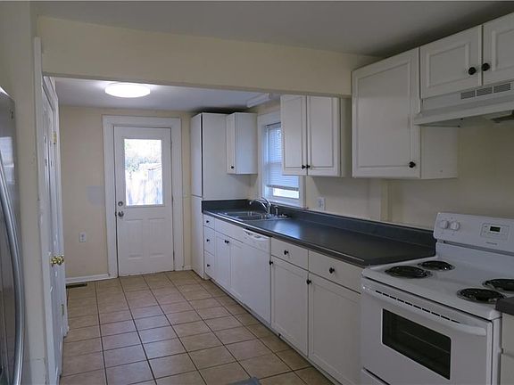 5th image of 2929 Hermes St