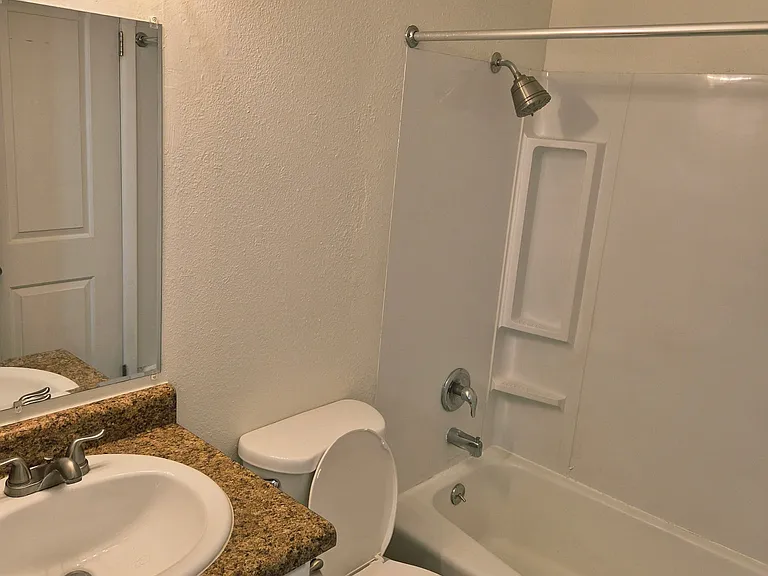 Magnussen Apartments — Photo 25