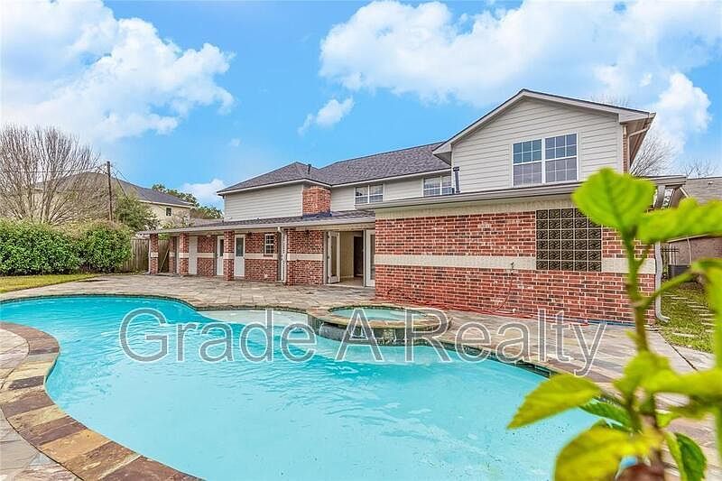 1st image of 4319 Woodvalley Dr