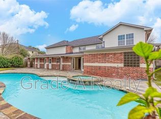 4319 Woodvalley Dr, Houston, TX 77096