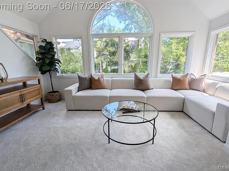 511 Brookside Ave — Photo 16