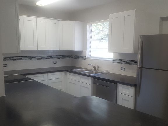 2nd image of 2880 SE 18th Ave