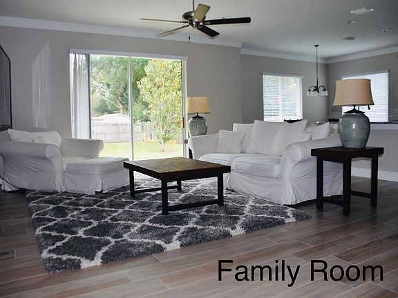 3rd image of 2442 Palmetto Dr