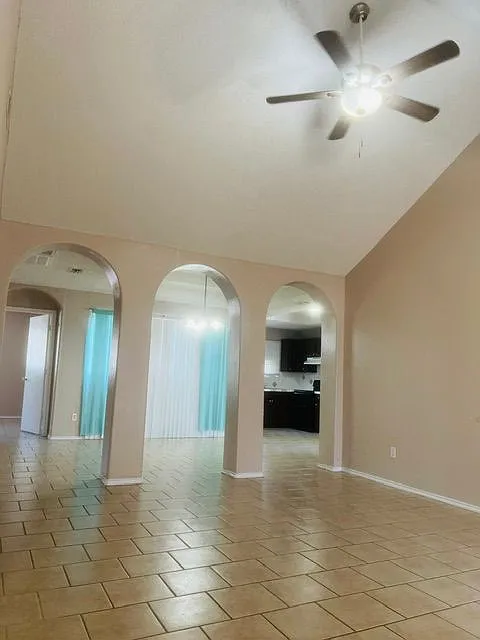 4 bed, 2.0 bath, 1650 sqft, $1,700 — Photo 4