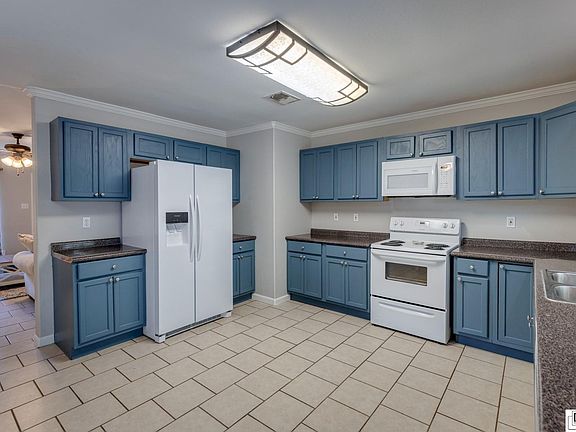 4th image of 414 Hillside Cir