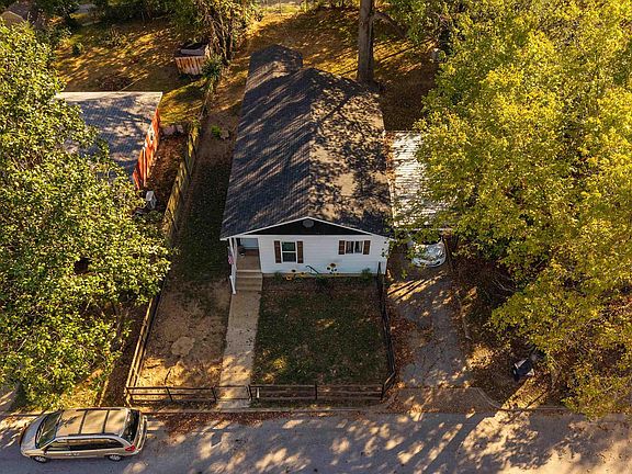 2nd image of 1052 6th St