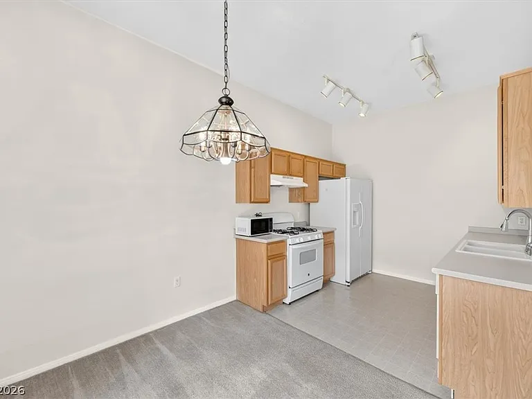3320 Cactus Shadow St #103 — Photo 13