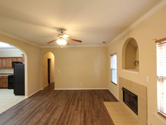 3rd image of 222 Oxmoor Pl