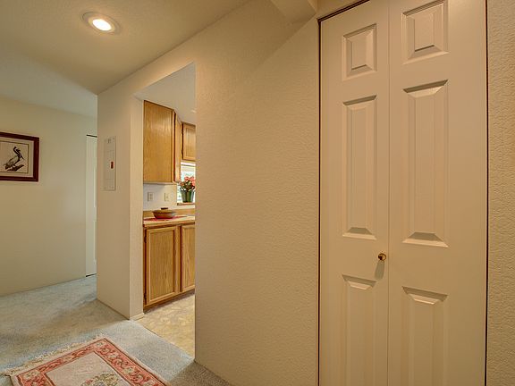 4th image of 5901 Phinney Ave N APT 201