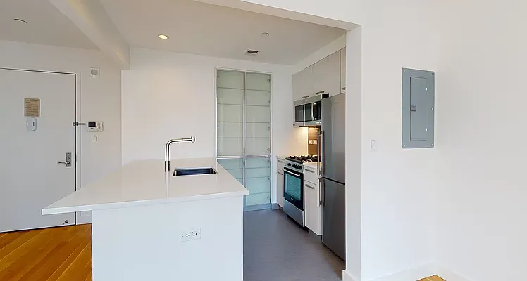 Rented by Bond New York | media 7