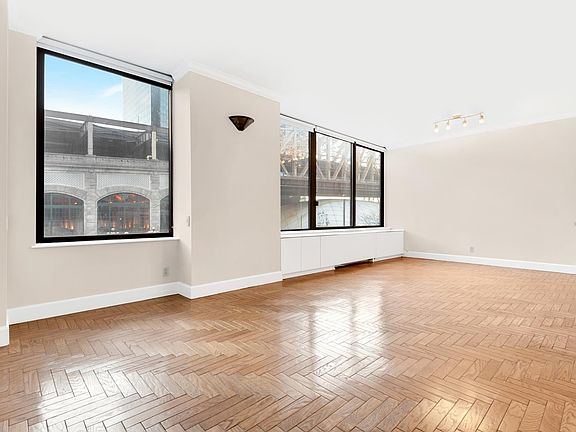 4th image of 418 E 59th St APT 3C