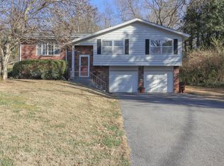106 Wedgewood Rd, Oak Ridge, TN 37830