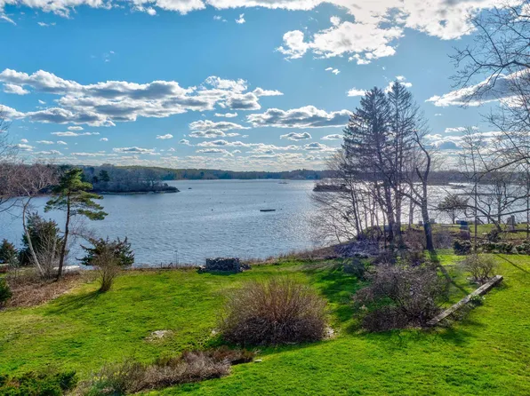 38 Laurel Lane, New Castle, NH 03854