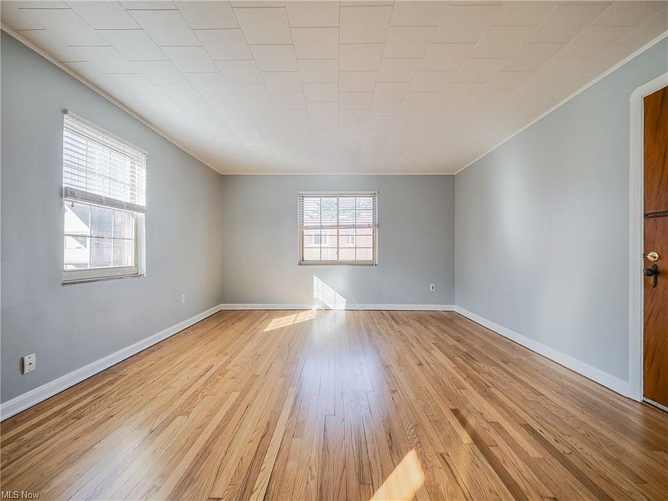 1st image of 1351 Clarence Ave APT 3