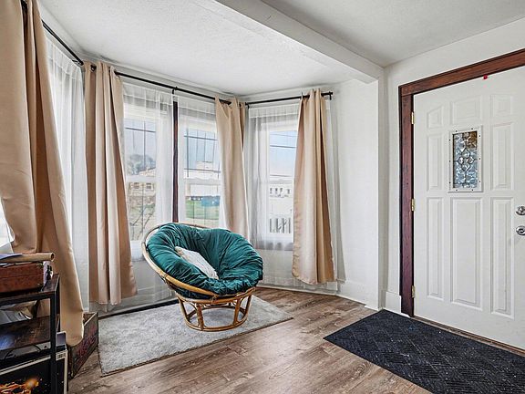 5th image of 229 Union St