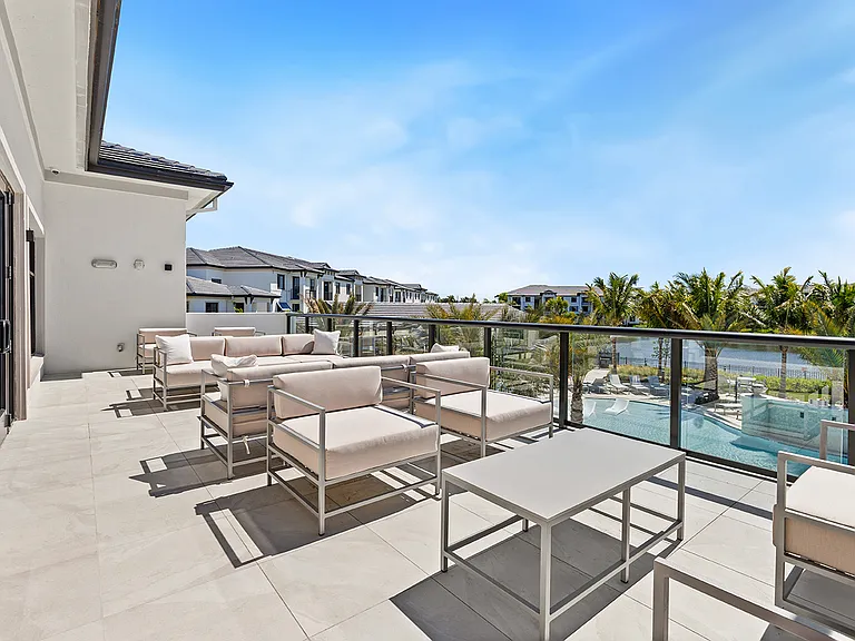 Cortland Royal Palm Beach — Photo 29