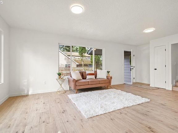 5th image of 3216 NE 59th St