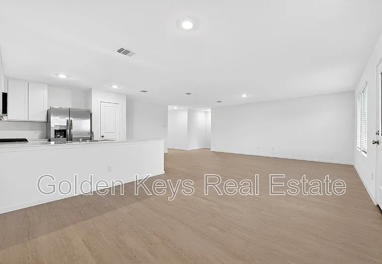 10212 Regal Bend Ln — Photo 9