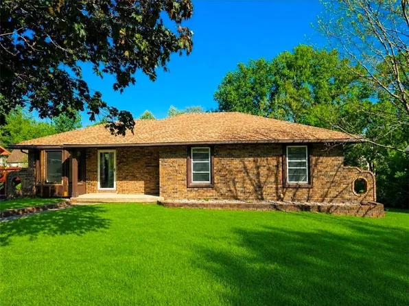 2016 N Lazy Branch Rd, Independence, MO 64058