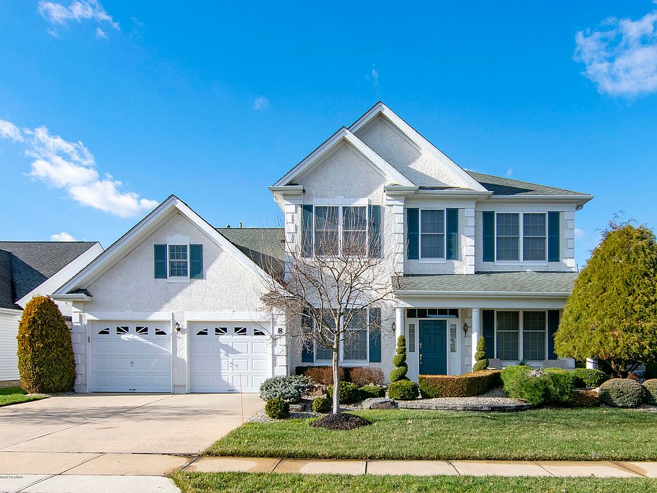 1st image of 8 Attenbury Pl